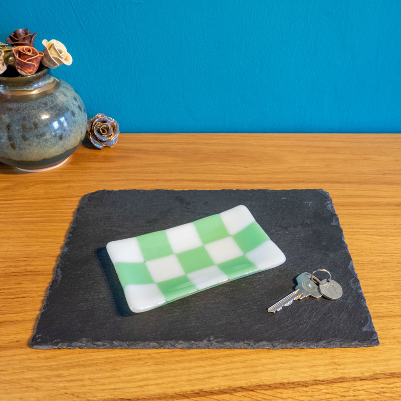 15x8cm Chequered White/Colour Medium Tray - Bullseye Collection