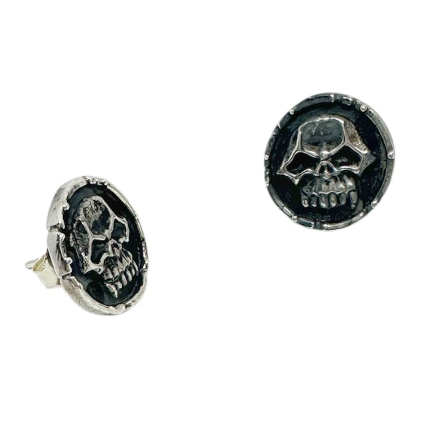 Skull Stud Earrings – Handcrafted Sterling Silver Gothic Design by Cornwall Collective LTD (medaglie-skull-stud-sterling-silver-925-handcrafted)